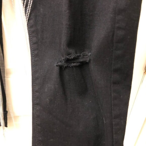 The Moon by Moon Collection Women's Black Denim Distressed Chain Jeans Large NWT - Picture 8 of 16